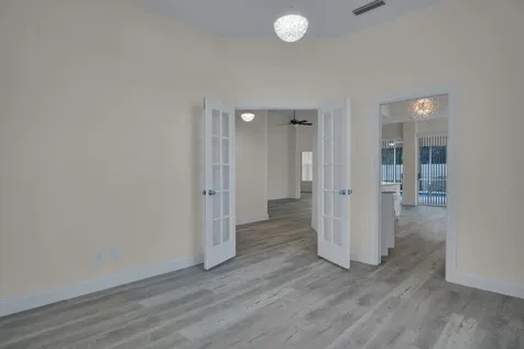 324 Nw Bentley Circle Port Saint Lucie FL 34986