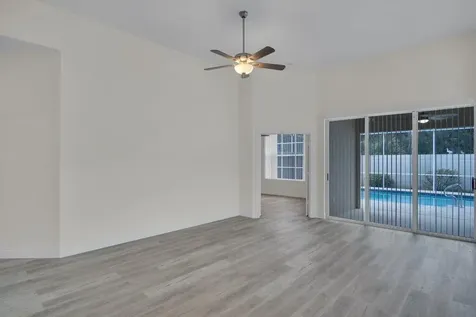 324 Nw Bentley Circle Port Saint Lucie FL 34986