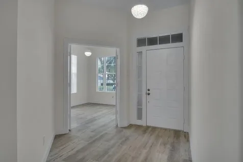 324 Nw Bentley Circle Port Saint Lucie FL 34986