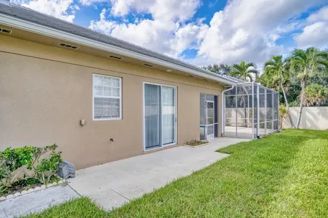 324 Nw Bentley Circle Port Saint Lucie FL 34986