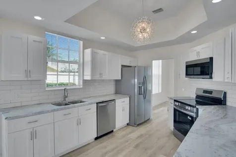 324 Nw Bentley Circle Port Saint Lucie FL 34986
