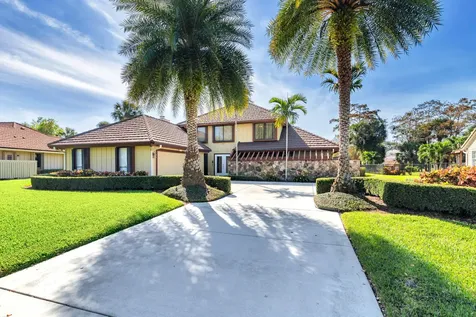 29 Cambria Road Palm Beach Gardens FL 33418