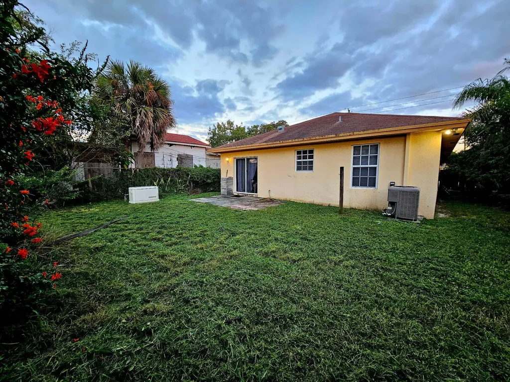 2109 Dock Street West Palm Beach FL 33401
