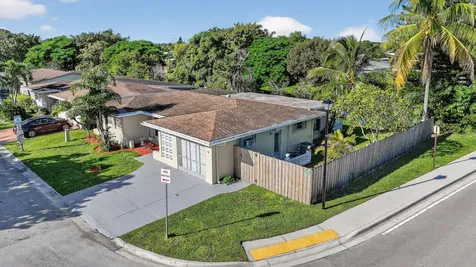 1190 Nw 69th Avenue Margate FL 33063