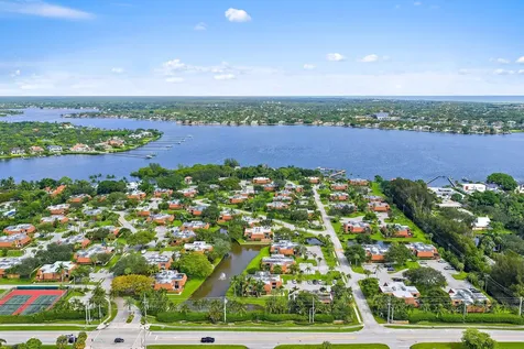825 Center Street Jupiter FL 33458