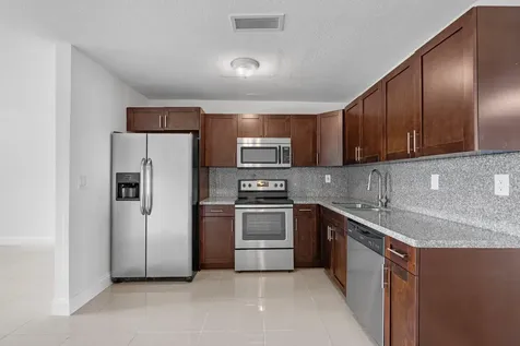 3671 Ne 13th Avenue Pompano Beach FL 33064