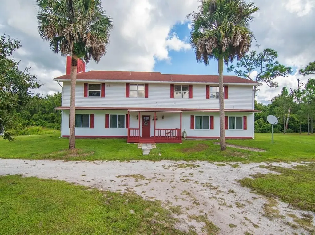 5675 Sunshine Avenue Okeechobee FL 34972
