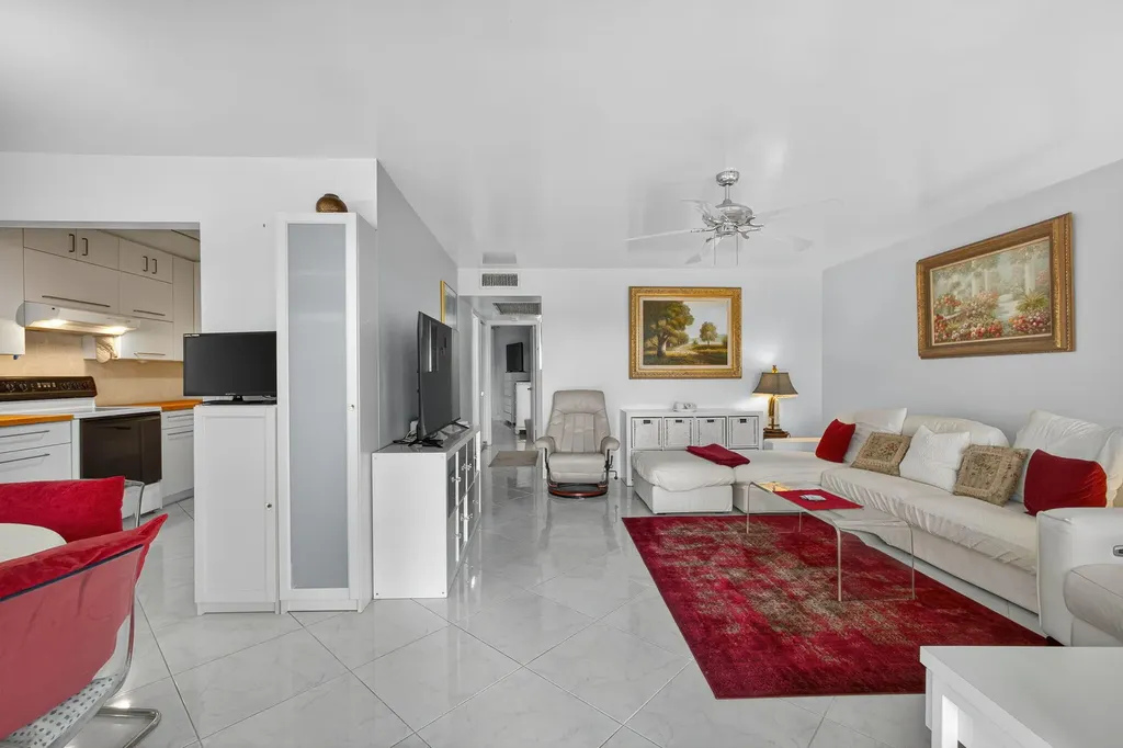 114 Somerset F West Palm Beach FL 33417