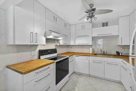 114 Somerset F West Palm Beach FL 33417