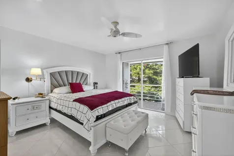114 Somerset F West Palm Beach FL 33417