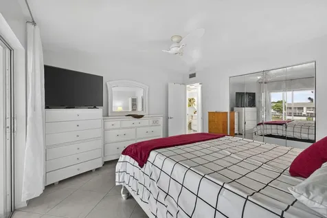 114 Somerset F West Palm Beach FL 33417