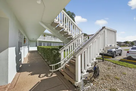 114 Somerset F West Palm Beach FL 33417