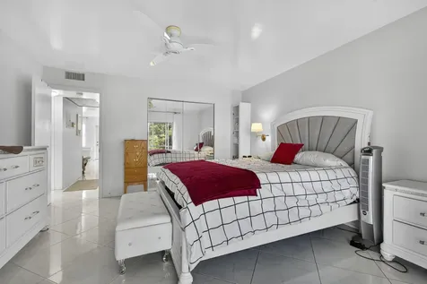 114 Somerset F West Palm Beach FL 33417