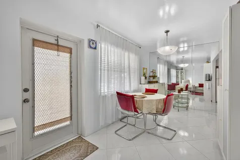 114 Somerset F West Palm Beach FL 33417