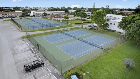 114 Somerset F West Palm Beach FL 33417
