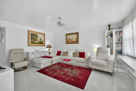114 Somerset F West Palm Beach FL 33417
