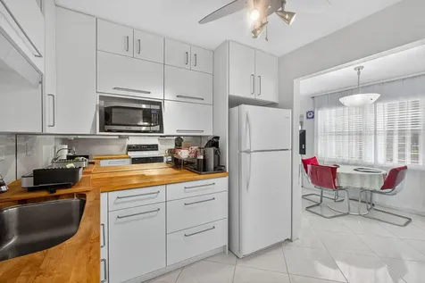 114 Somerset F West Palm Beach FL 33417