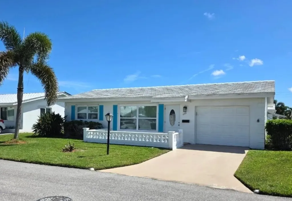 1008 Siesta Avenue Boynton Beach FL 33426