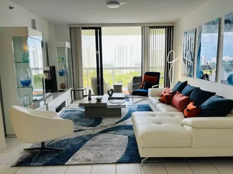 20185 E Country Club Drive Aventura FL 33180