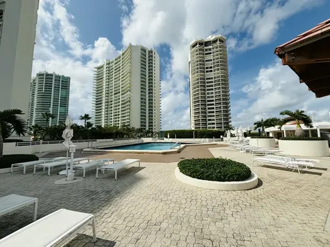 20185 E Country Club Drive Aventura FL 33180