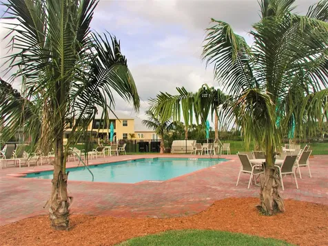 1825 Bridgepointe Circle Vero Beach FL 32967