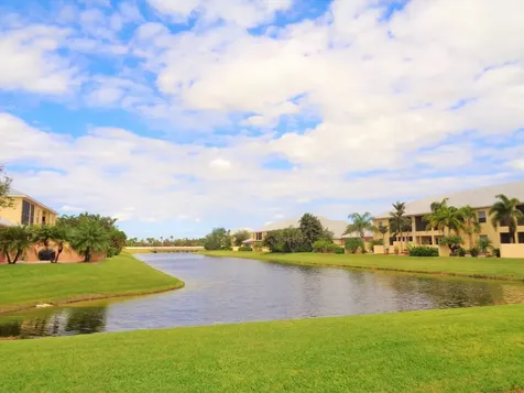 1825 Bridgepointe Circle Vero Beach FL 32967