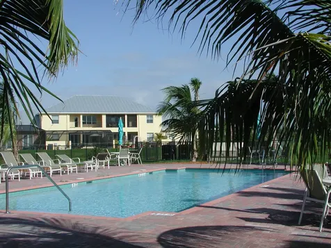 1825 Bridgepointe Circle Vero Beach FL 32967