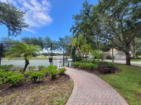 1825 Bridgepointe Circle Vero Beach FL 32967