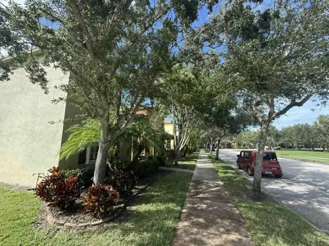 2527 SE Ruskin Drive Port Saint Lucie FL 34952