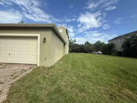 2527 SE Ruskin Drive Port Saint Lucie FL 34952