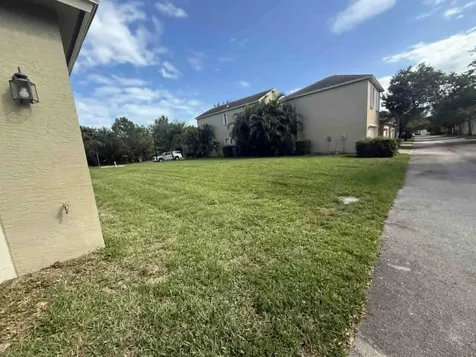 2527 SE Ruskin Drive Port Saint Lucie FL 34952