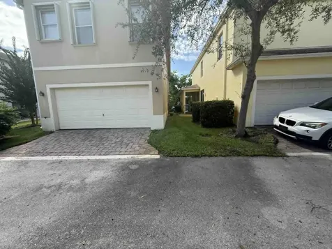 2527 SE Ruskin Drive Port Saint Lucie FL 34952