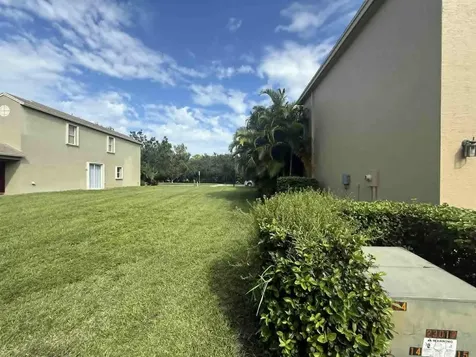 2527 SE Ruskin Drive Port Saint Lucie FL 34952