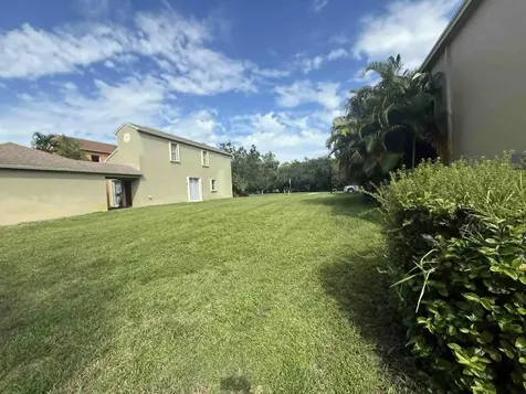 2527 SE Ruskin Drive Port Saint Lucie FL 34952