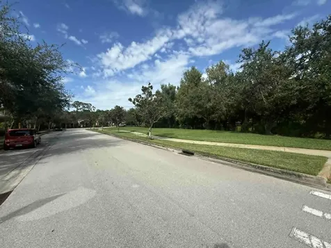 2527 SE Ruskin Drive Port Saint Lucie FL 34952