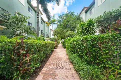 34 NW 7th Street Boca Raton FL 33432