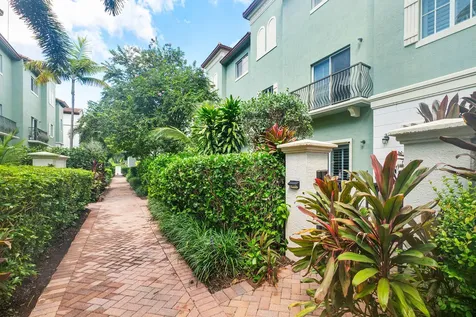 34 NW 7th Street Boca Raton FL 33432