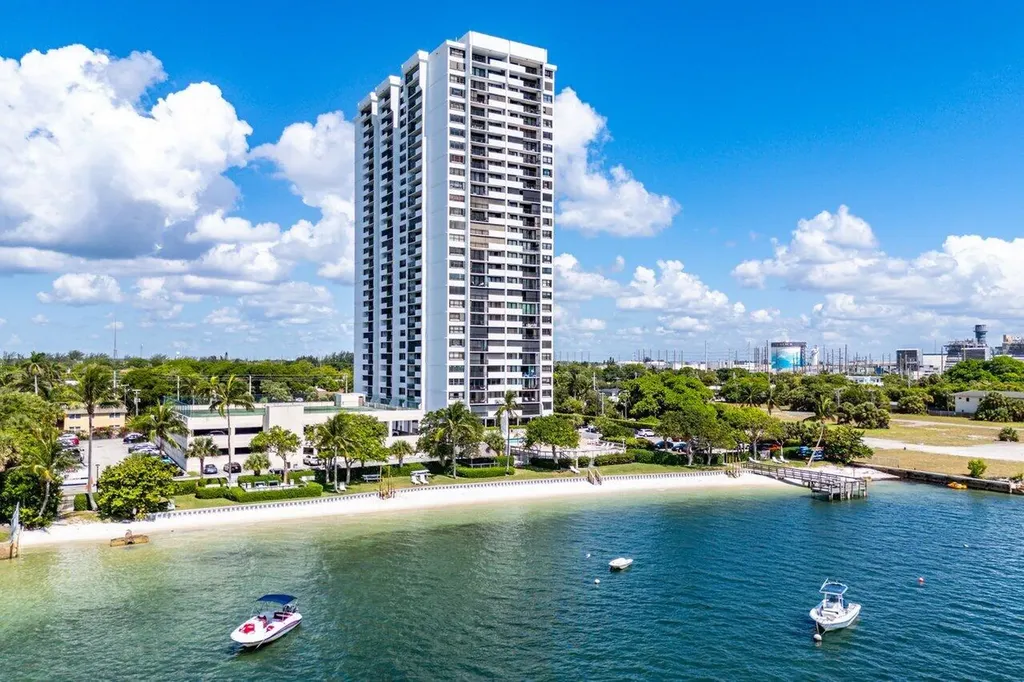 5600 N Flagler Drive West Palm Beach FL 33407