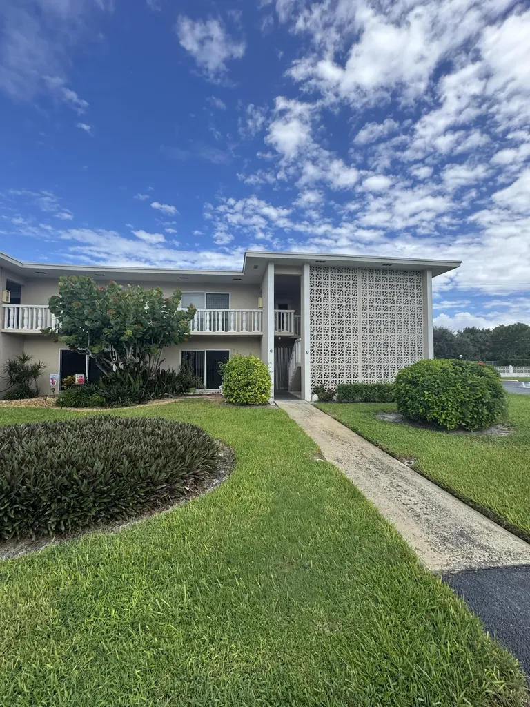 90 South Boulevard Boynton Beach FL 33435