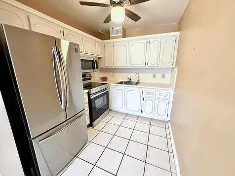 2002 Ellsemere A Deerfield Beach FL 33442