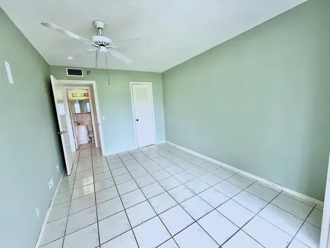 2002 Ellsemere A Deerfield Beach FL 33442