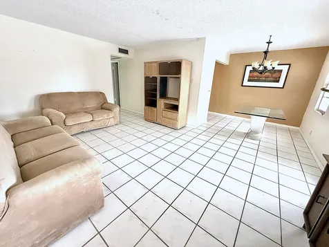 2002 Ellsemere A Deerfield Beach FL 33442