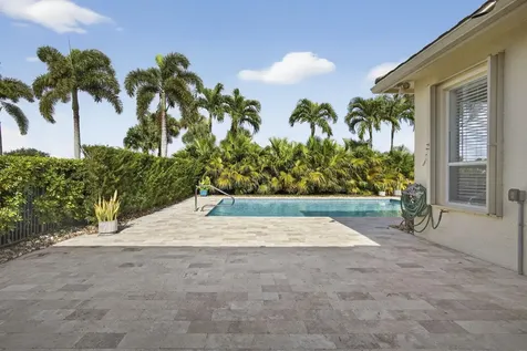 10585 La Strada West Palm Beach FL 33412