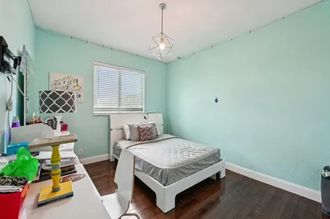 553 Gazetta Way West Palm Beach FL 33413