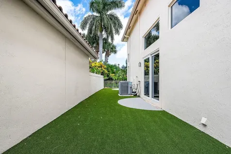 5338 Nw 26th Circle Boca Raton FL 33496