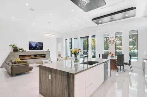 260 Ne 3rd Street Boca Raton FL 33432