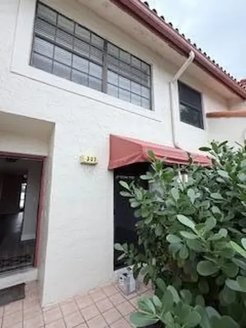 307 Liberty Court Deerfield Beach FL 33442