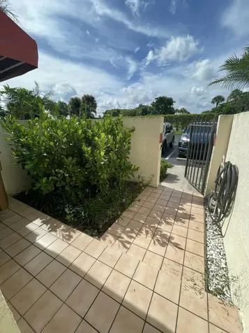 307 Liberty Court Deerfield Beach FL 33442