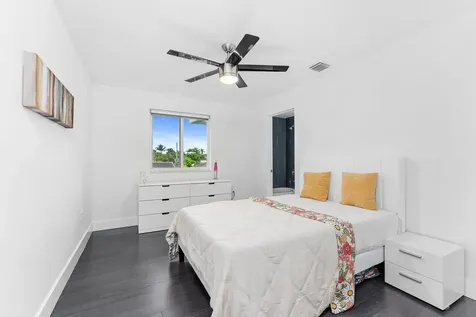 1044 Nw 6th Drive Boca Raton FL 33486