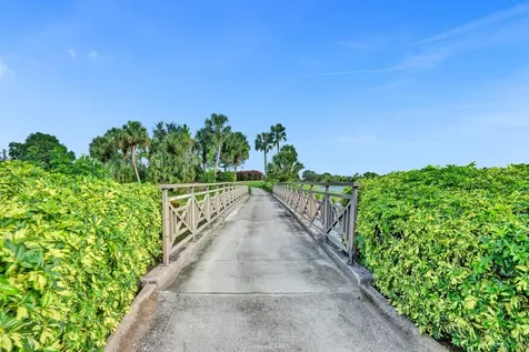 251 Isle Way Palm Beach Gardens FL 33418